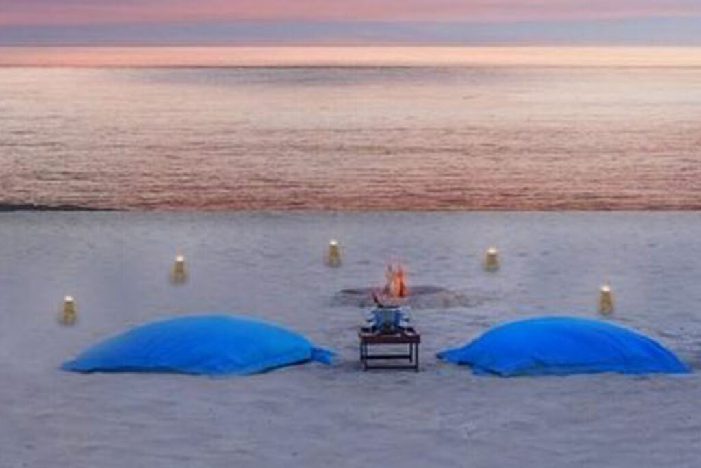 Fan the flames at Ritz Carlton Bali’s romantic Beach Grill