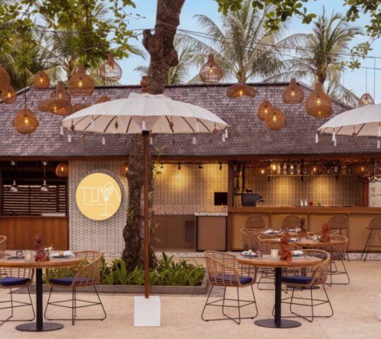 Toya Beach Bar and Grill