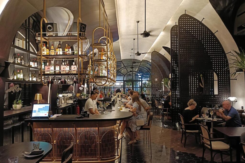 Buzo – Return To The Glamorous Days of Seminyak’s Eat Street.